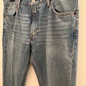 LIKE NEW MENS LEVIS DEMIN JEANS SIZE Style 527 36x34